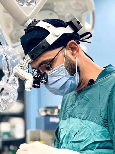 Dr. Elnur Əkbərov